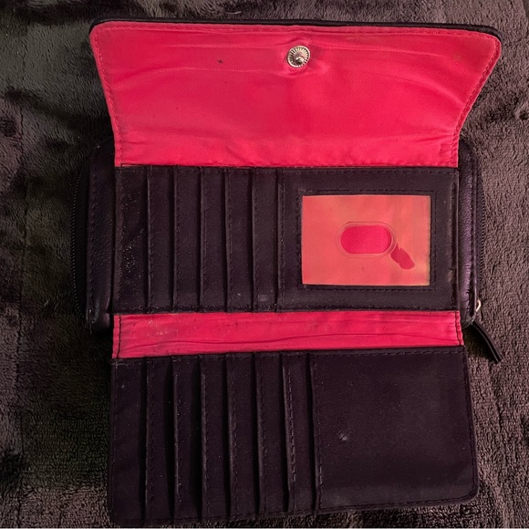 Kenneth Cole Reaction leather wallet - Picture 3 of 3